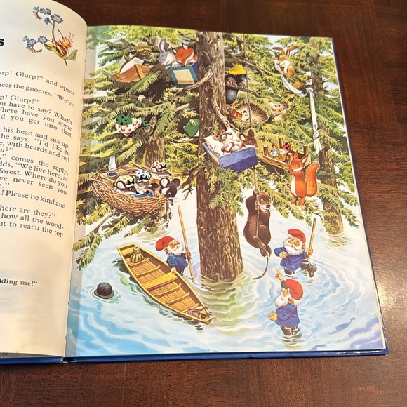 The Woodland Folk Meet the Gnomes by Tony Wolf Book - Picture 5 of 8